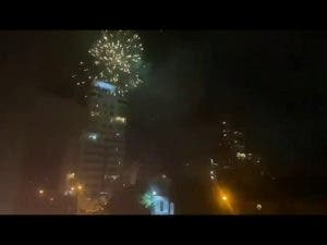 Con cacerorazos y fuegos artificiales ciudadanos celebran que el PLD «Se va»