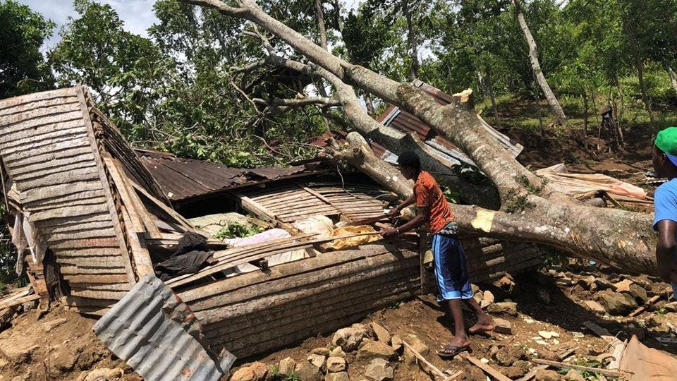 Niño de 5 años muere aplastado al caer árbol encima de su vivienda en paraje de Altamira