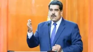 Maduro anuncia la captura de un estadounidense que supuestamente estaba espiando dos refinerías en Venezuela