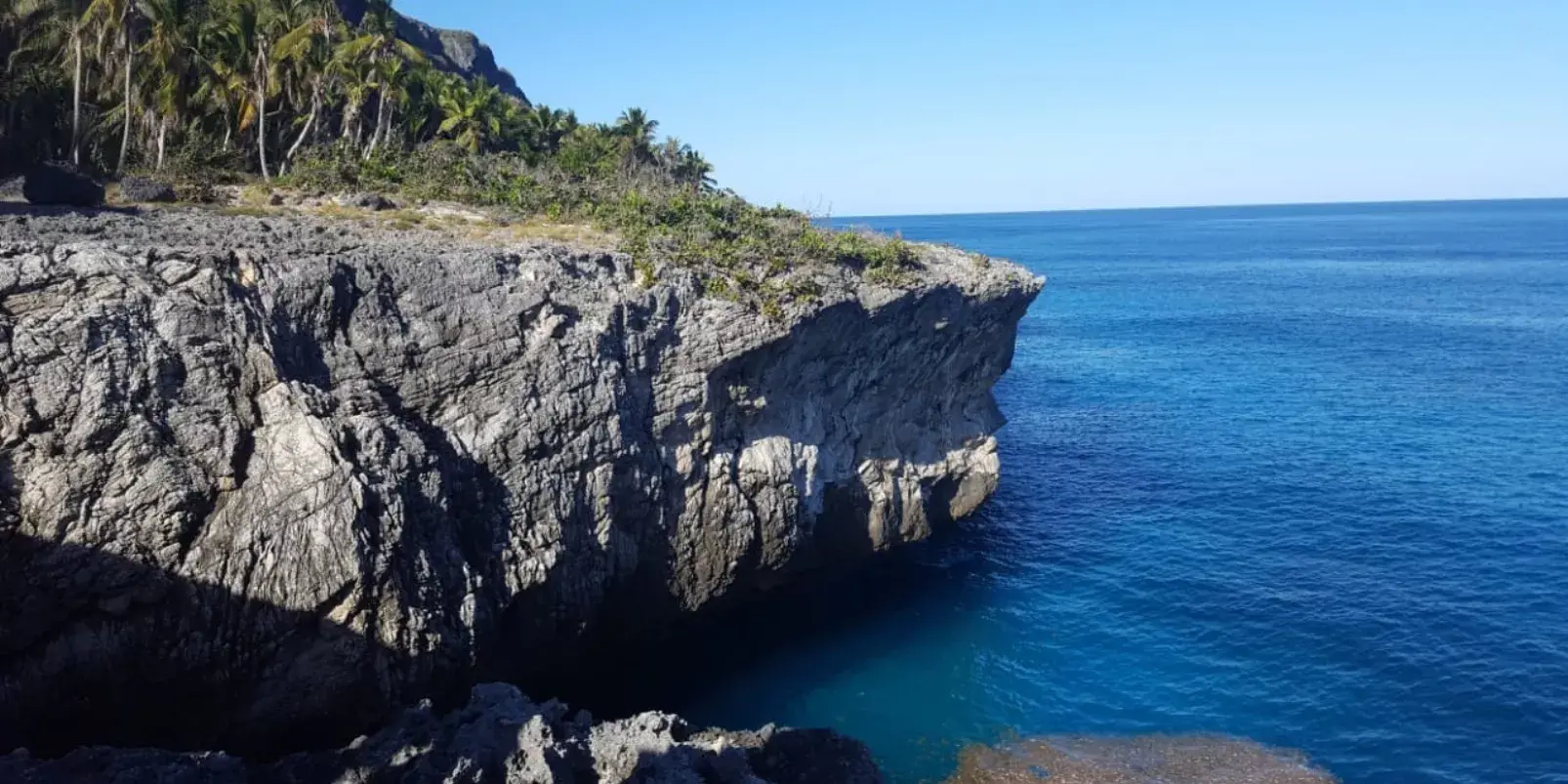 Acantilados,  escudos naturales  contra los tsunamis y tormentas