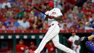 Arístides Aquino conectó cuadrangular para victoria de Rojos de Cincinnati; Edwin Encarnación botó la pelota fuera del parque