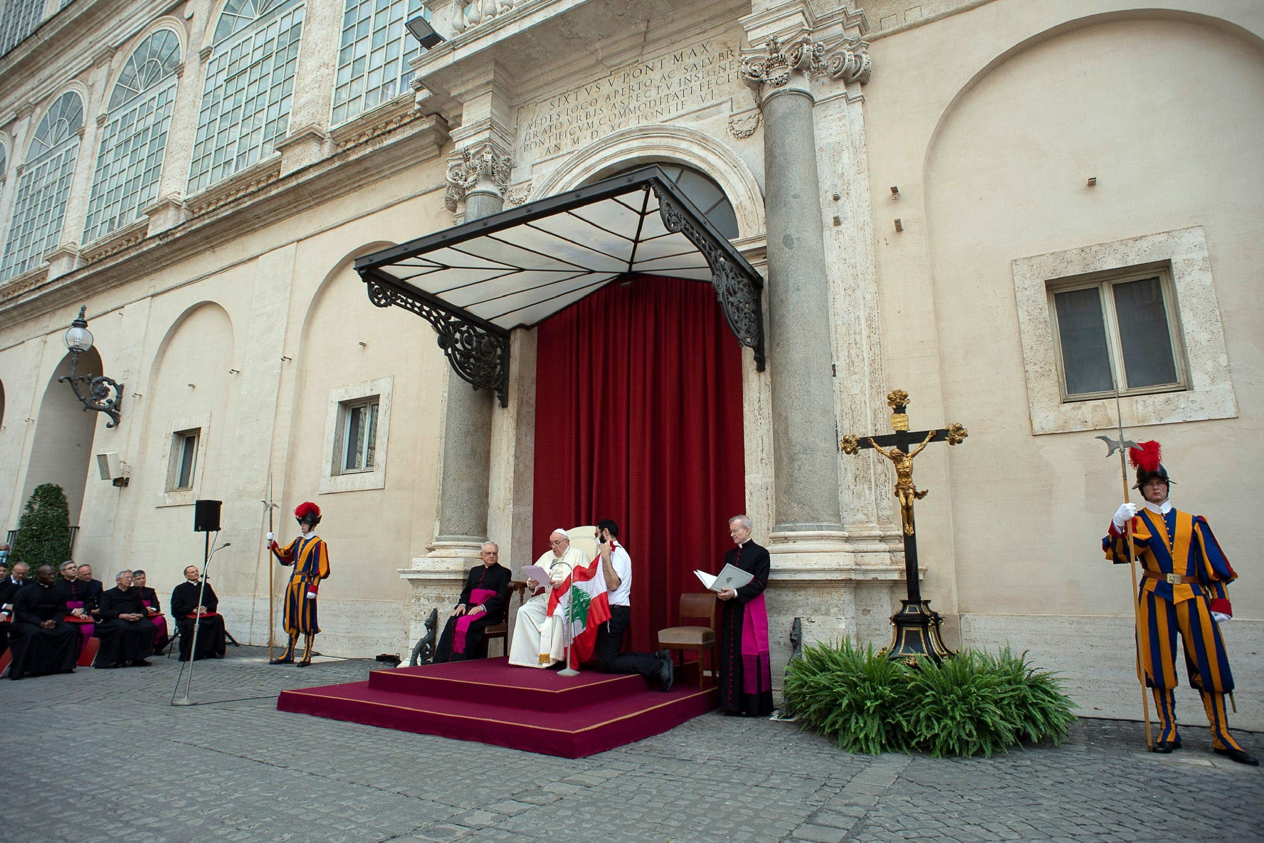 El Papa celebra su primera audiencia pública en meses