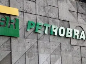 La policía brasileña investiga fraudes en operaciones cambiarias de Petrobras     