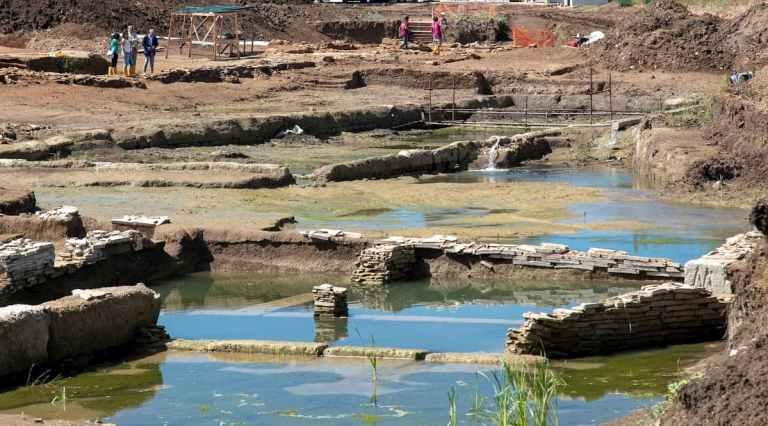 Aparece una misteriosa piscina de 2.300 años de antigüedad en Roma     
