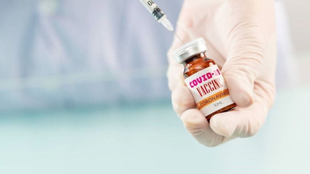 EEUU frena una iniciativa que daba vacuna preferente a actores de Santa Claus