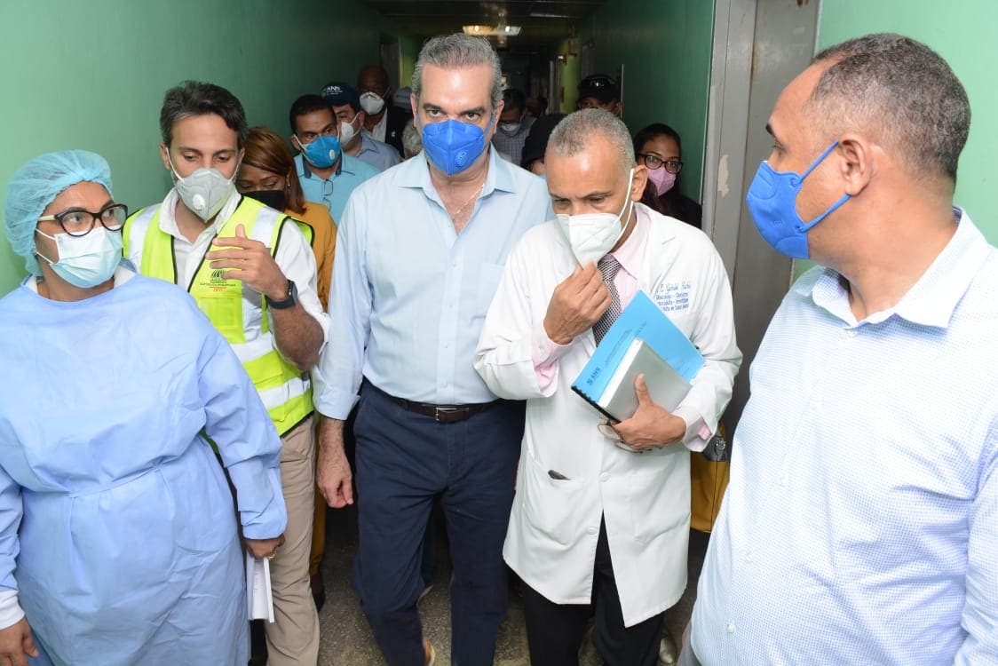 Abinader deplora situación de hospital Antonio Musa