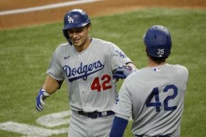 Rockies remontan en la novena y vencen a Dodgers