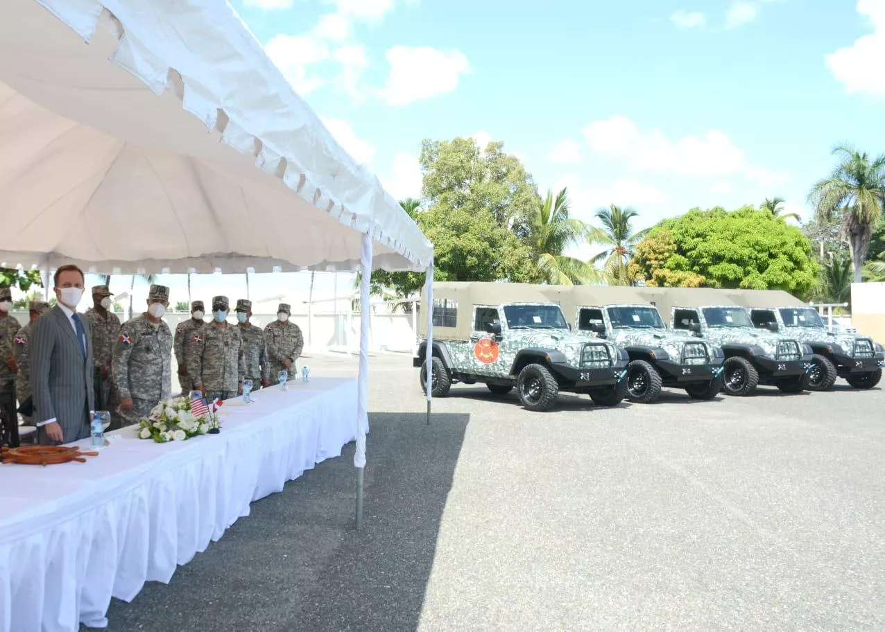 Embajada EE.UU. dona ocho vehículos a la Armada de República Dominicana