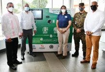 Instalan máquina recicladora donde usuarios Metro podrán canjear envases por recargas