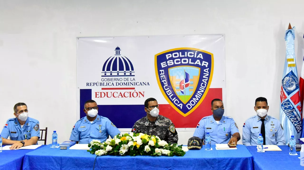 Policía Escolar redobla servicios para proteger equipos tecnológicos en centros educativos