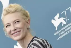 Cate Blanchett insta a renovar y defender cine