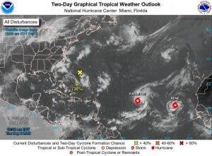 Tormenta Rene cerca de Cabo Verde y Paulette se mueve lento sobre de Marzo abierto