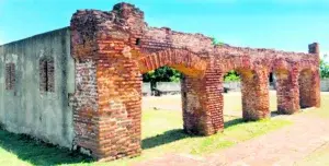 El fuerte de Santiago, situado a 200 pasos de la Fortaleza