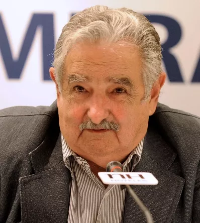 Qué es y cómo se trata el tumor de esófago como el diagnosticado al ex presidente de Uruguay José Mujica