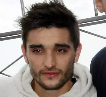 Tom Parker tiene  un tumor cerebral