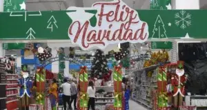 Plaza Lama lanza promoción de Navidad con alegría y colores