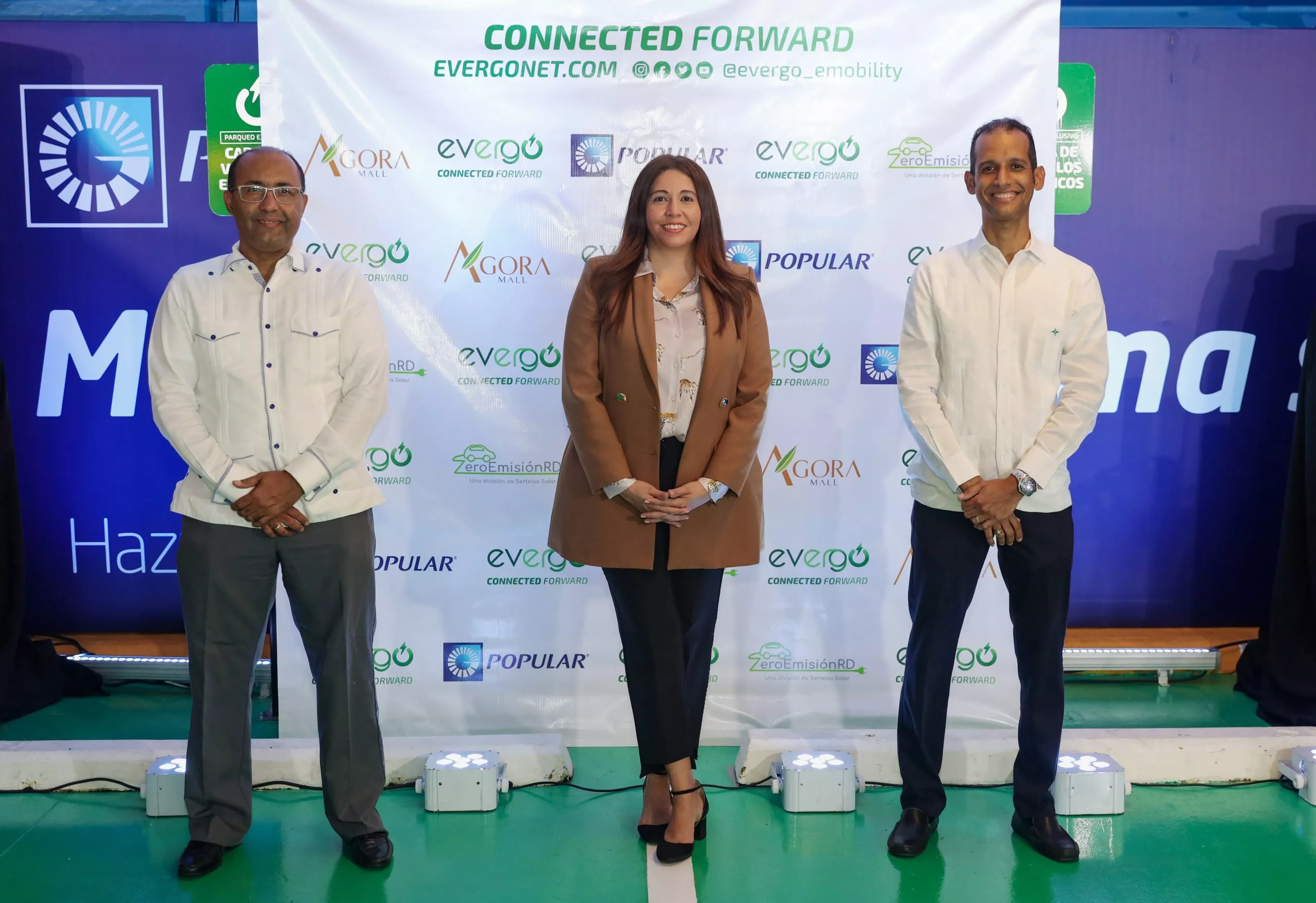 Evergo y Ágora Mall inauguran cinco estaciones de carga eléctrica