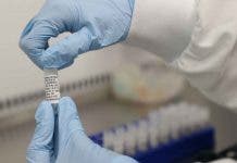 Vacuna rusa anticoronavirus tiene eficacia del 92 %, según datos preliminares