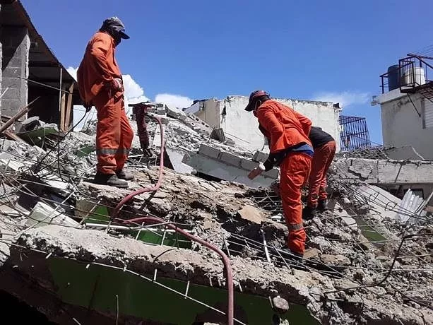 Al menos ocho personas heridas tras derrumbe de vivienda en Los Mameyes