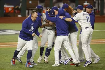 Dodgers ganan título de la Nacional y jugarán Serie Mundial contra Rays