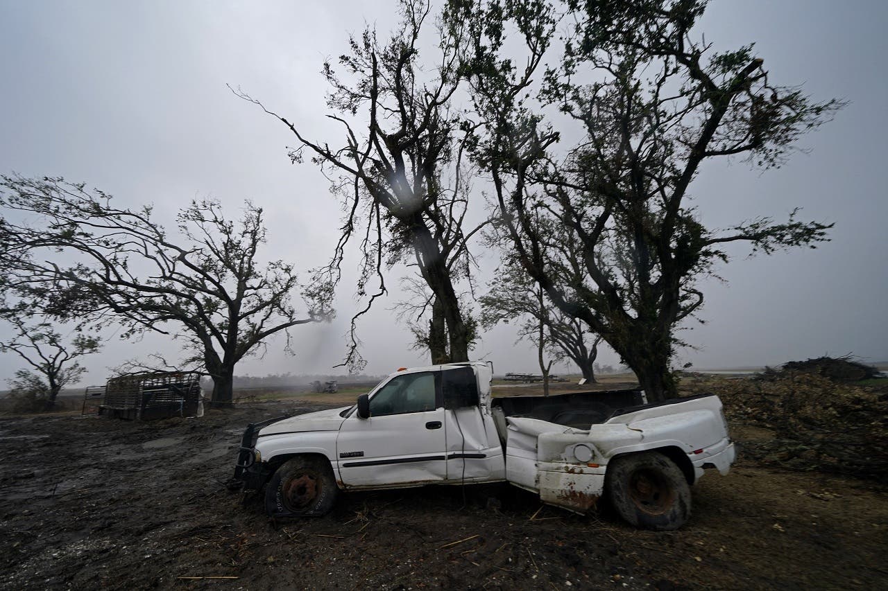 Luisiana se alista para impacto del huracán Delta, aun con escombros de Laura
