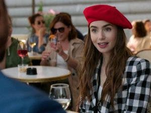 La serie ‘Emily en París’ desata la locura por los sombreros