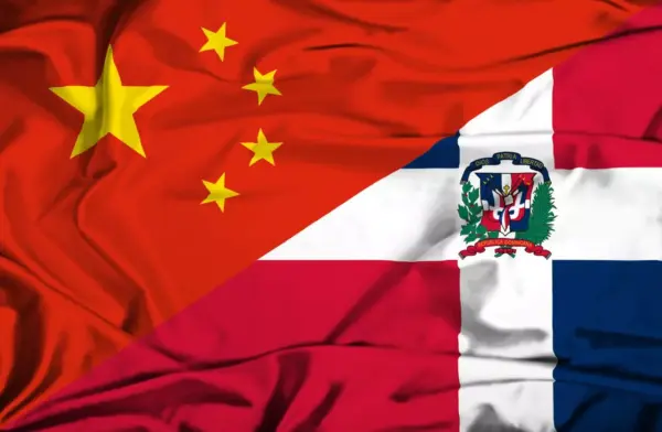Bandera china y dominicana