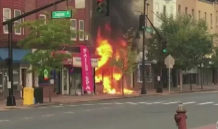 Tragedia hispana: tres niñas y una mujer mueren al incendiarse edificio en Nueva Jersey