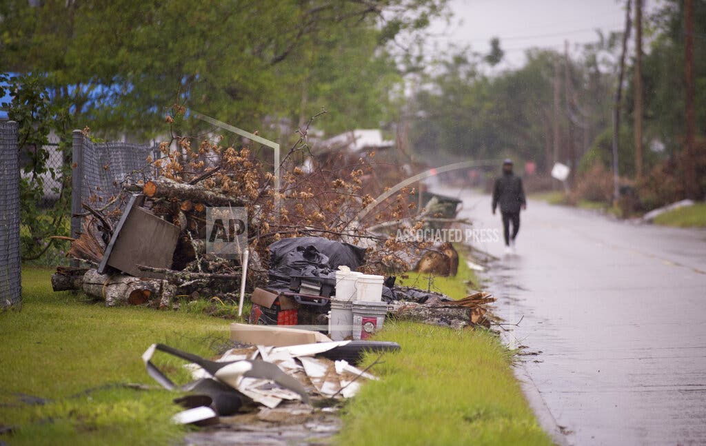 Delta se degrada a tormenta tropical sobre Luisiana