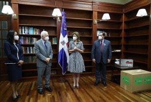 BHD León dona ventiladores al Gabinete de Salud para pacientes con COVID-19