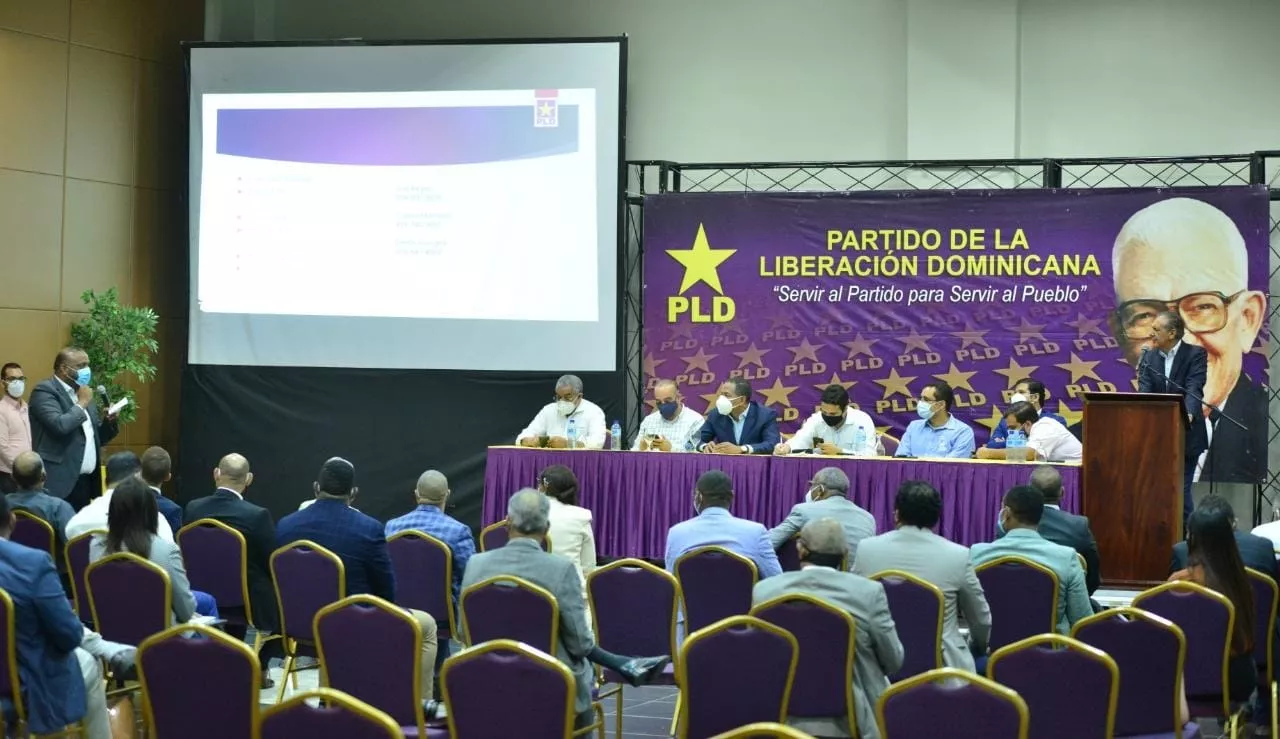 Legisladores del PLD se reúnen con una comisión del Comité Político del partido