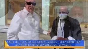 Cardenal López Rodríguez aparece en público con un estilo jovial