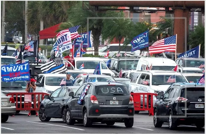 Miles recorren Miami en caravana contra el comunismo y a favor de Trump