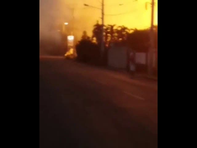 Se incendia envasadora de GLP en la carretera Peña del municipio de Licey al Medio en Santiago
