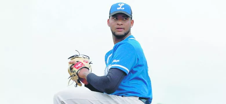 Luis Gil señalado  para ser atracción con Licey