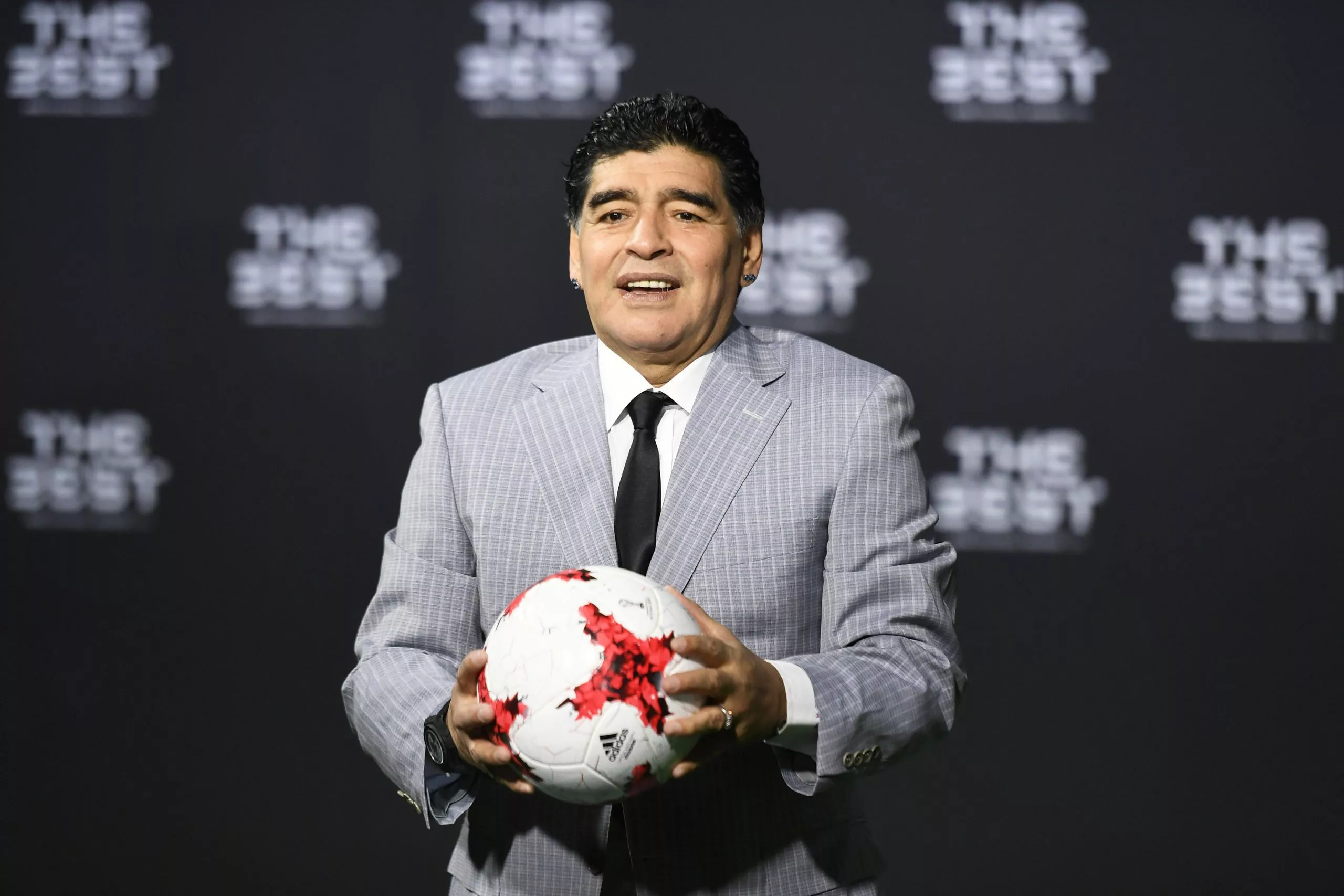 Maradona, el icono eterno que tocó el cielo y bajó al infierno