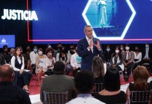 Gobierno ahorra RD$16 mil millones en “nominillas” y gastos superfluos