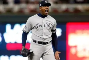 Aroldis Chapman firma por una temporada con los Piratas