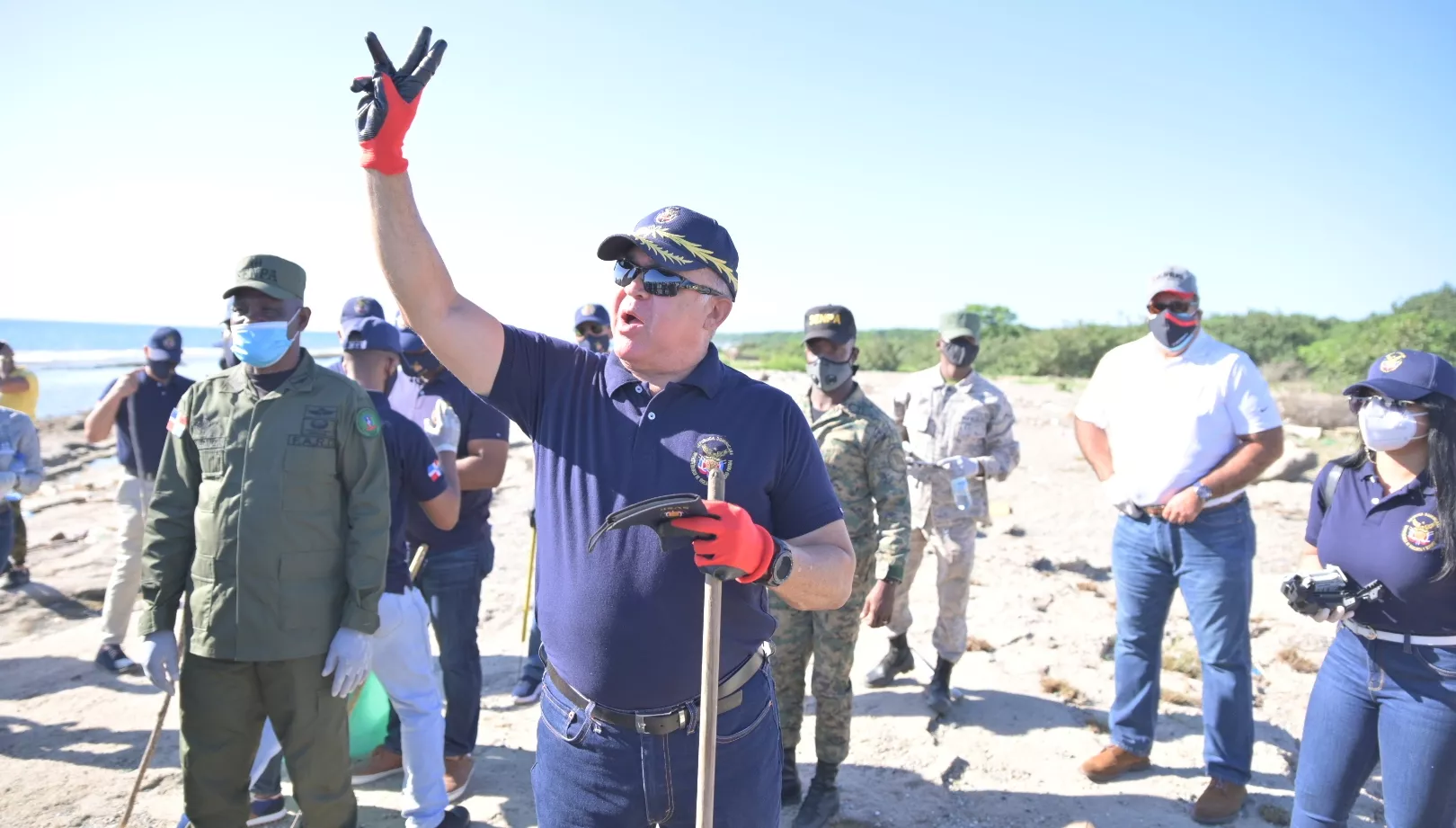 Superintendencia Seguridad Privada  realiza jornada de limpieza en playa de San Cristóbal