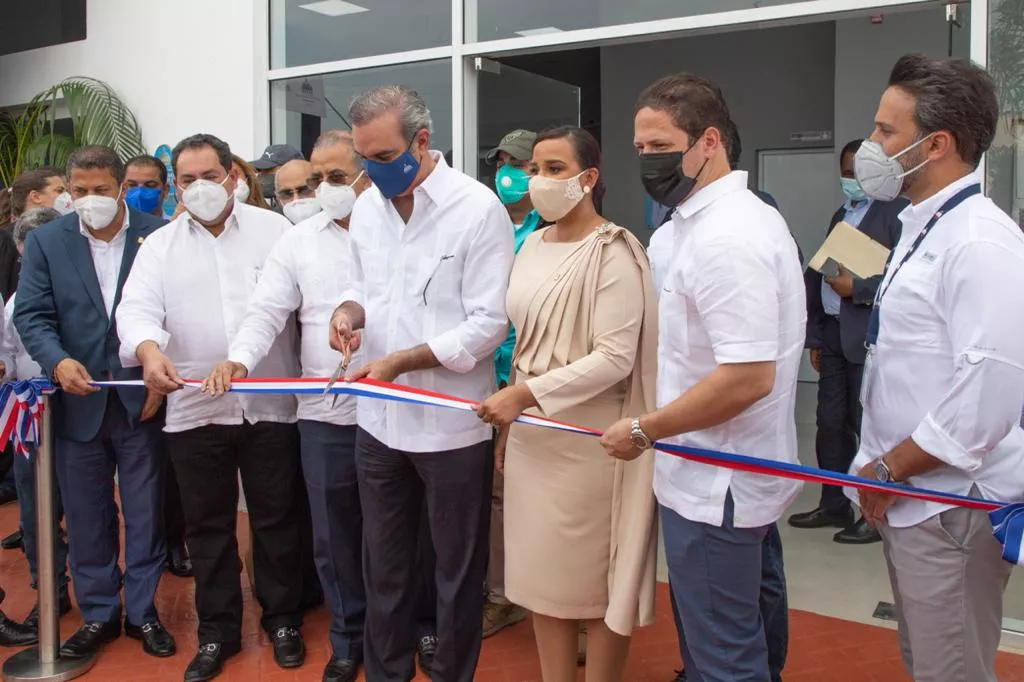 Abinader entrega Centro de Diagnóstico y Atención Primaria en Mao 