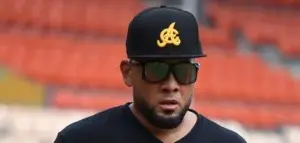 Melky viene a pagar deuda a  fanaticada AC