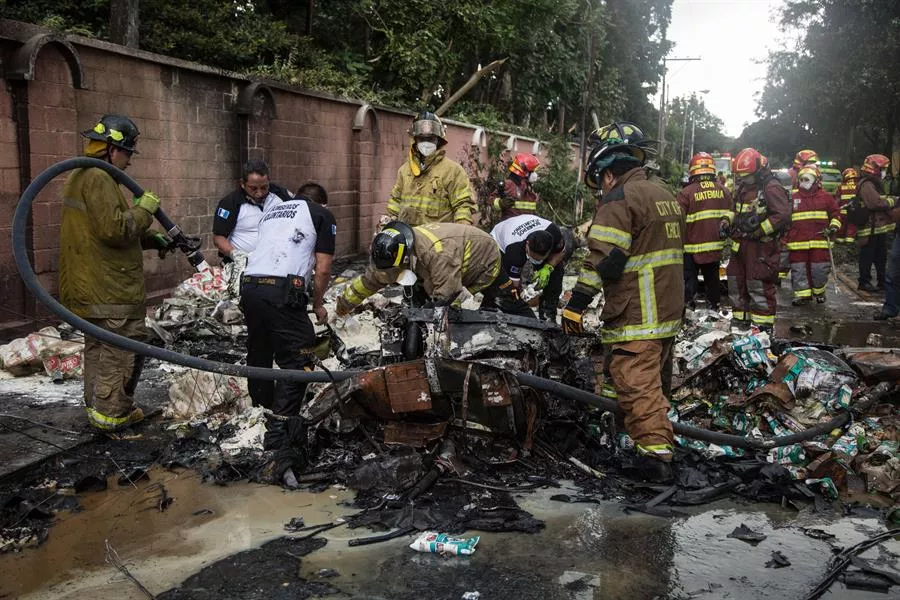 Avioneta con alimentos para afectados por Eta se estrella en Guatemala; piloto fallece en accidente