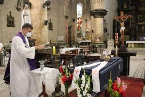 Así fue la despedida al padre Jorge Cela en la Habana, Cuba