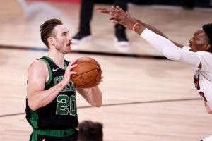 Los Hornets consigue al alero Gordon Hayward por cuatro años y 120 millones