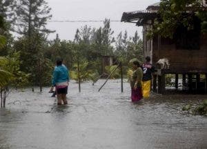 El huracán Iota comienza a causar estragos en el Caribe norte de Nicaragua     