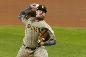 Padres anuncian que Clevinger necesita cirugía