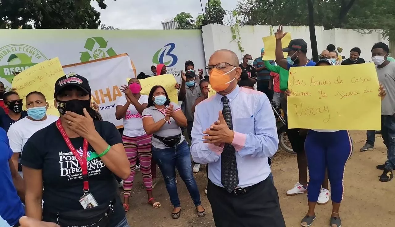 Protestan en Haina para que se cumpla sentencia ordena cierre recicladora de baterías