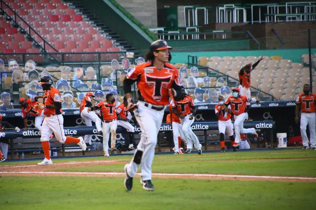 Toros dejan a Escogido en el terreno con jonrón de O’Brien