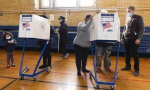 Residentes en Nueva York, más cerca de poder votar en las municipales