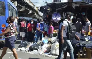 Hacinamiento y caos en la Duarte amenazan la salud